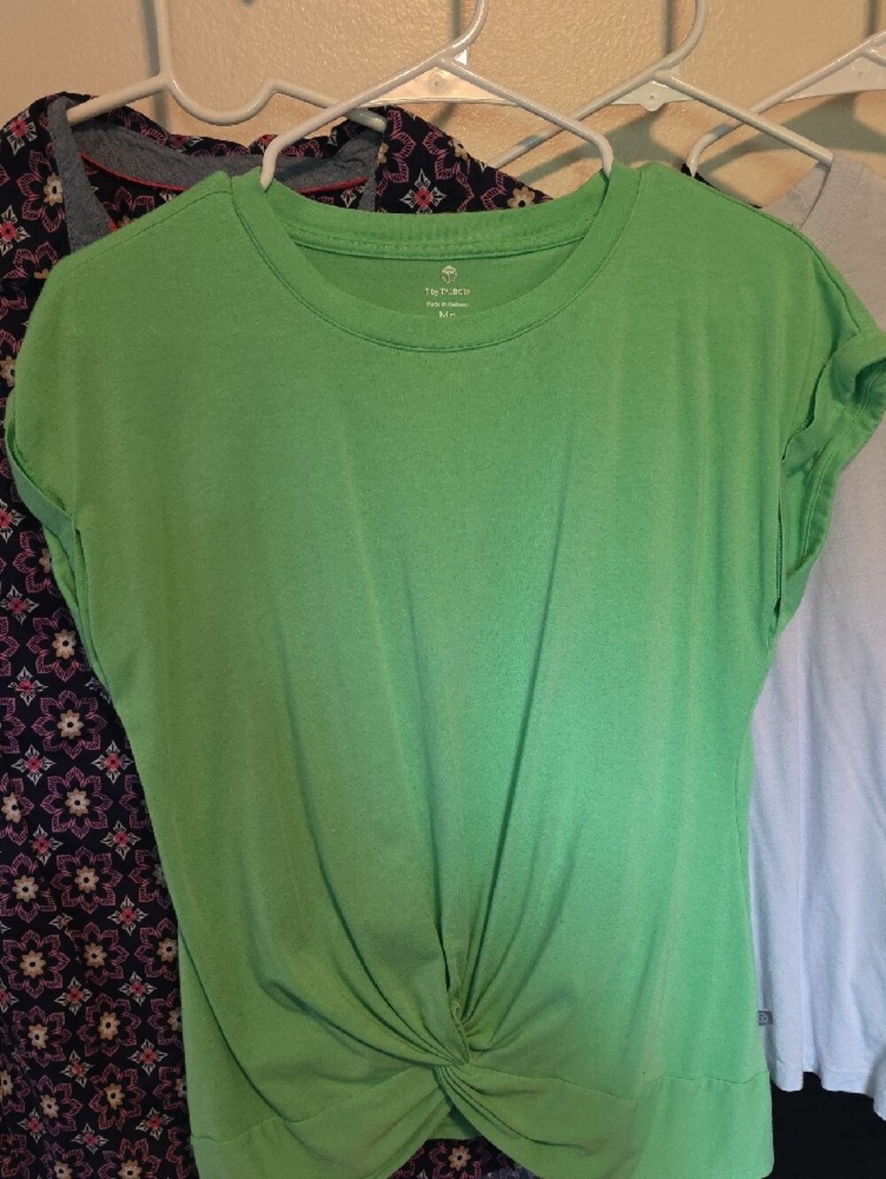 Womens Bundle Sz Med 4 Shirts - Picture 4 of 12
